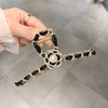 Black metal chain pearl hair clip