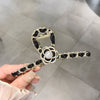 Black metal chain pearl hair clip